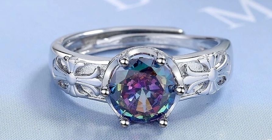 Lot 189: S925 ring