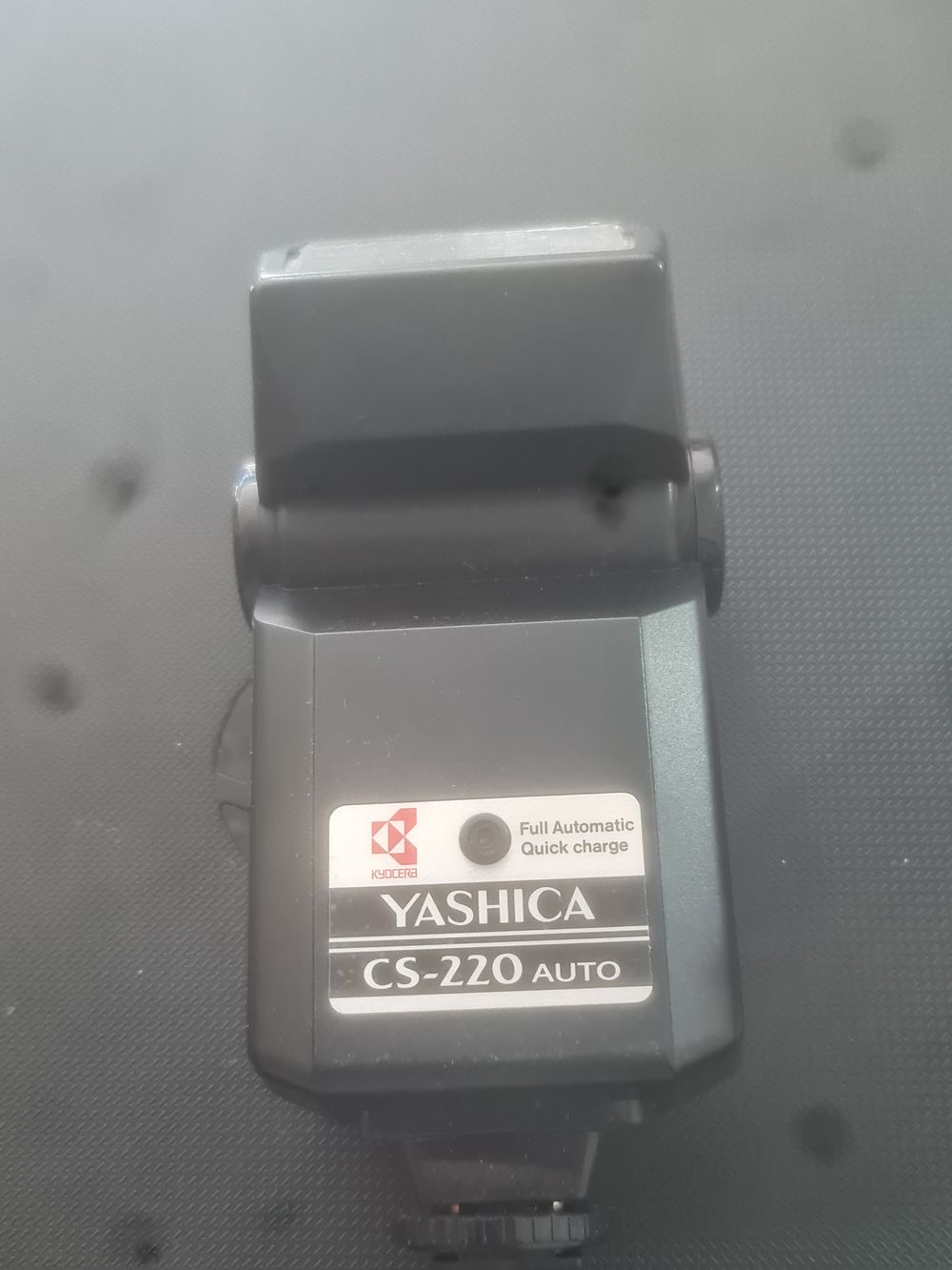 Lot 197: Yashica cs 220 auto