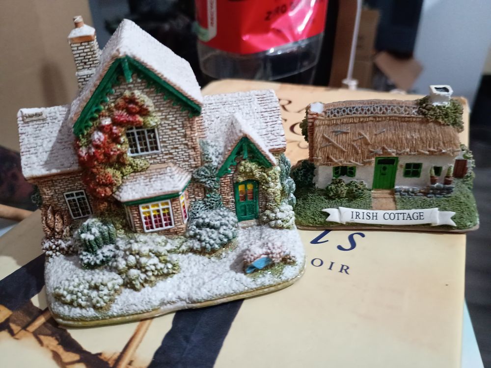 Lot 287: 2 lillputs