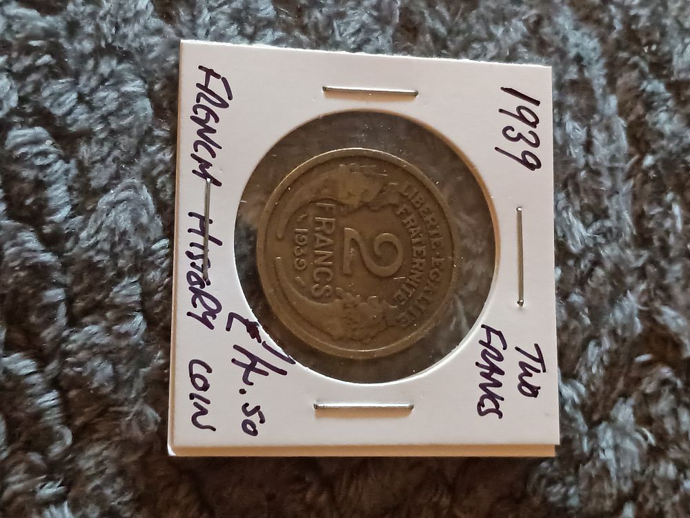 Lot 118: 1939 two francs