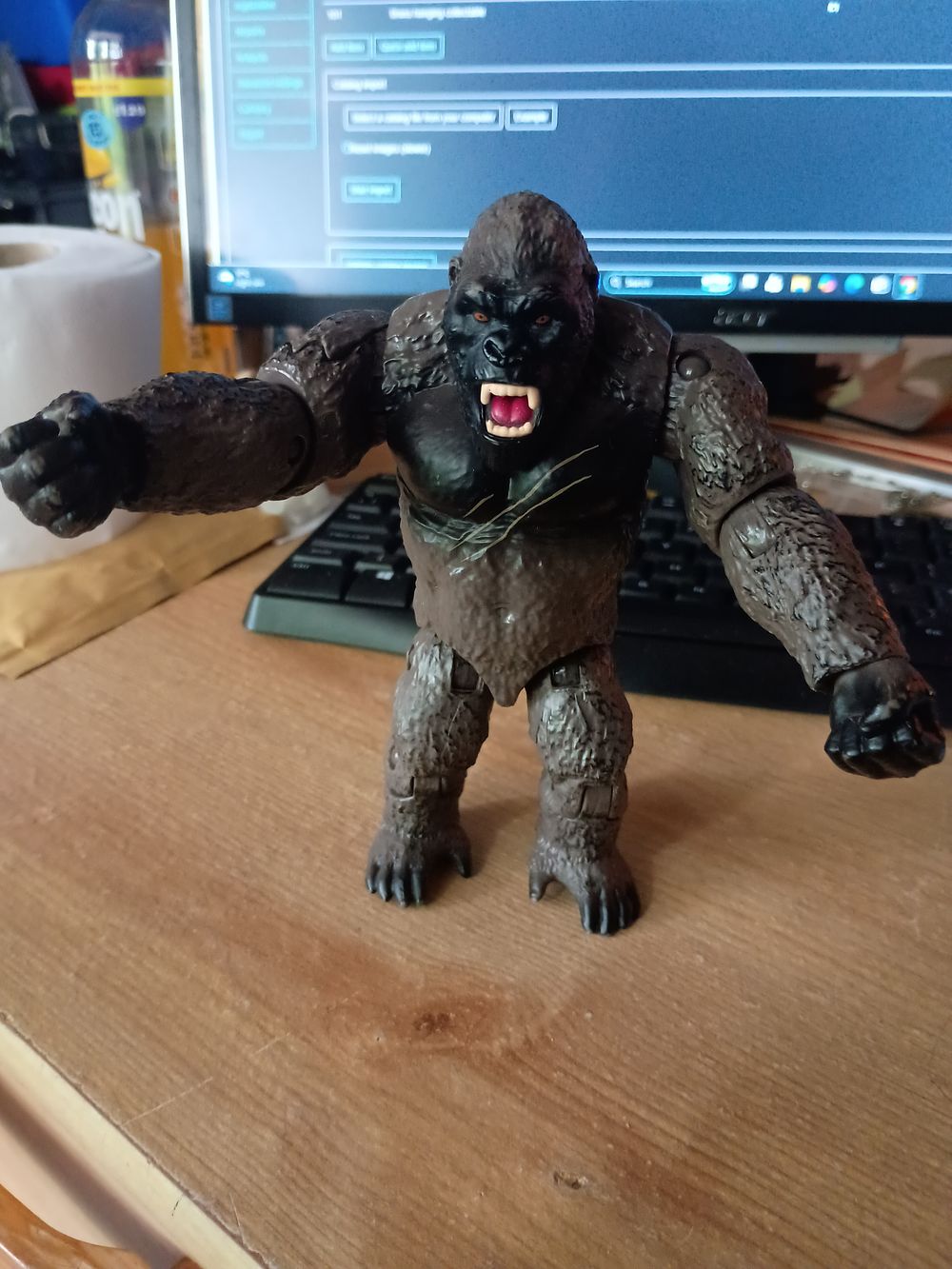 Lot 92: King Kong figure