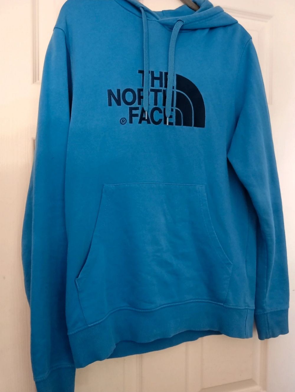 Lot 23a: Northface hoodie