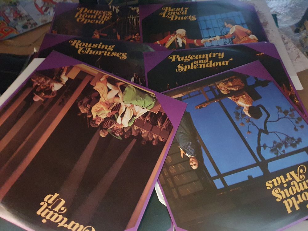 Lot 99: 7 vintage Vinyls