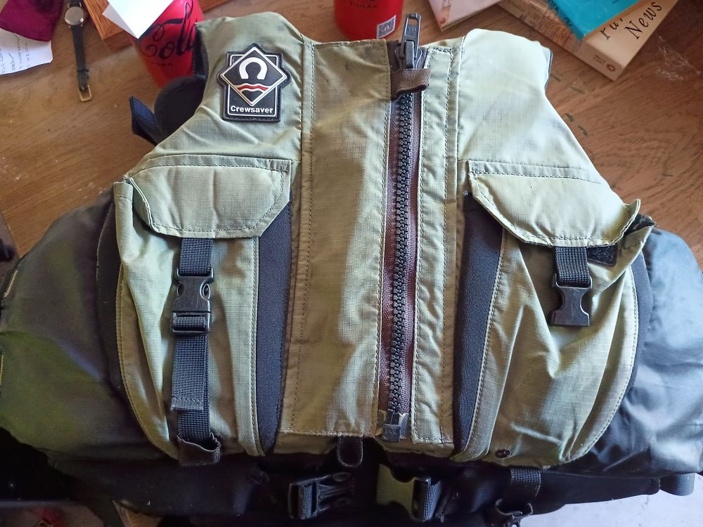 Lot 103: Adult lifejacket