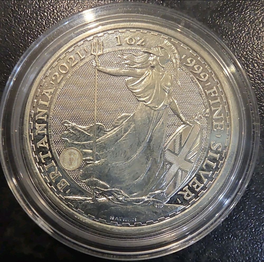 Lot 239: 1oz silver coin