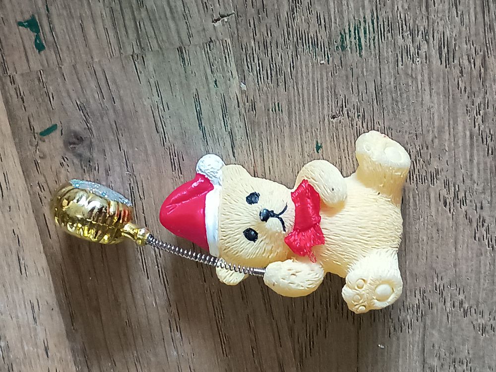 Lot 284: Teddy bear broach