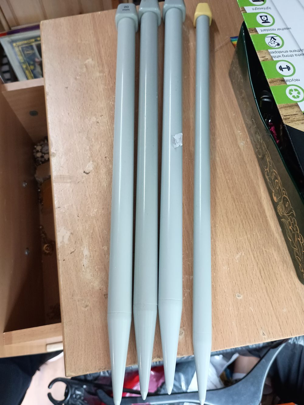 Lot 295: Collection sewing items
