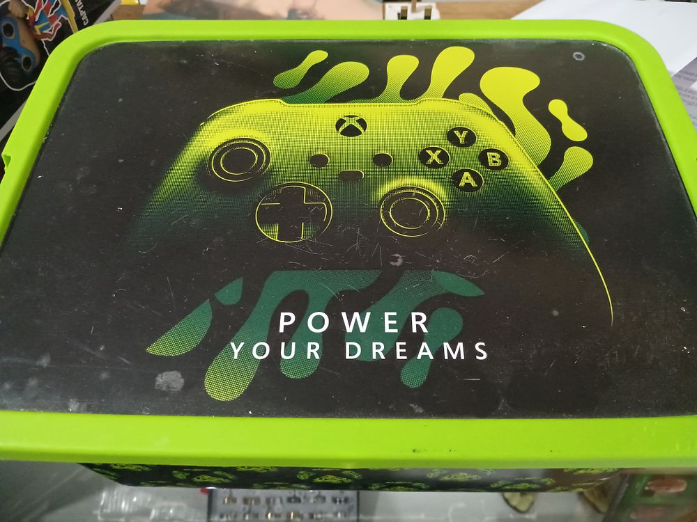 Lot 113: Xbox box
