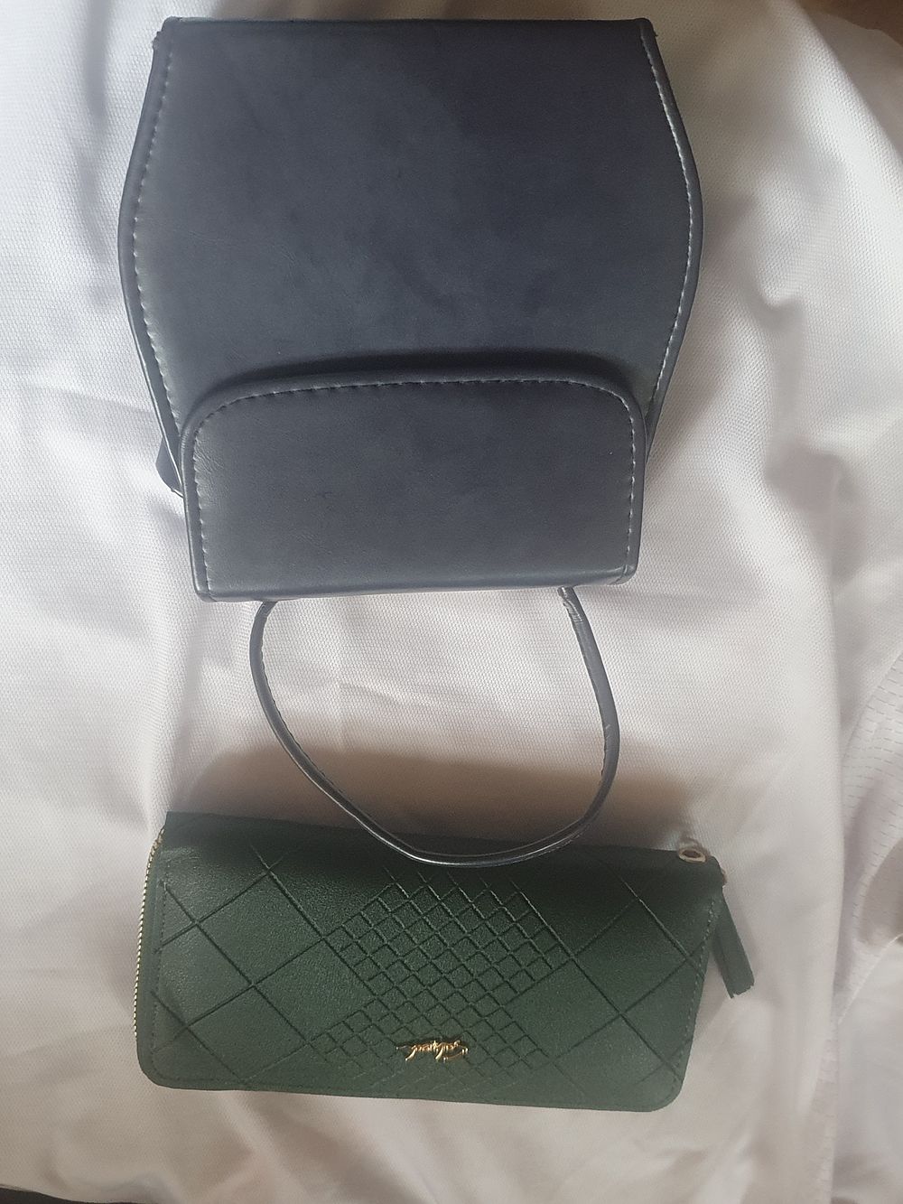 Lot 131: New purse and handbag