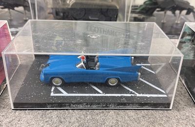 Batman boxed model