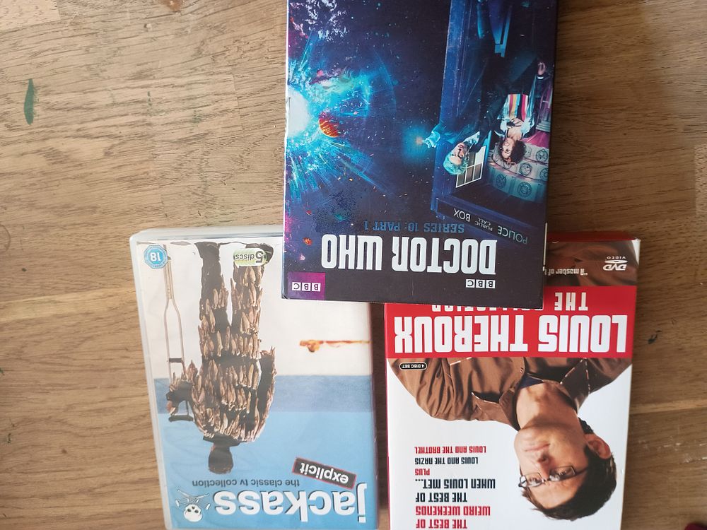Lot 221: 3 boxsets