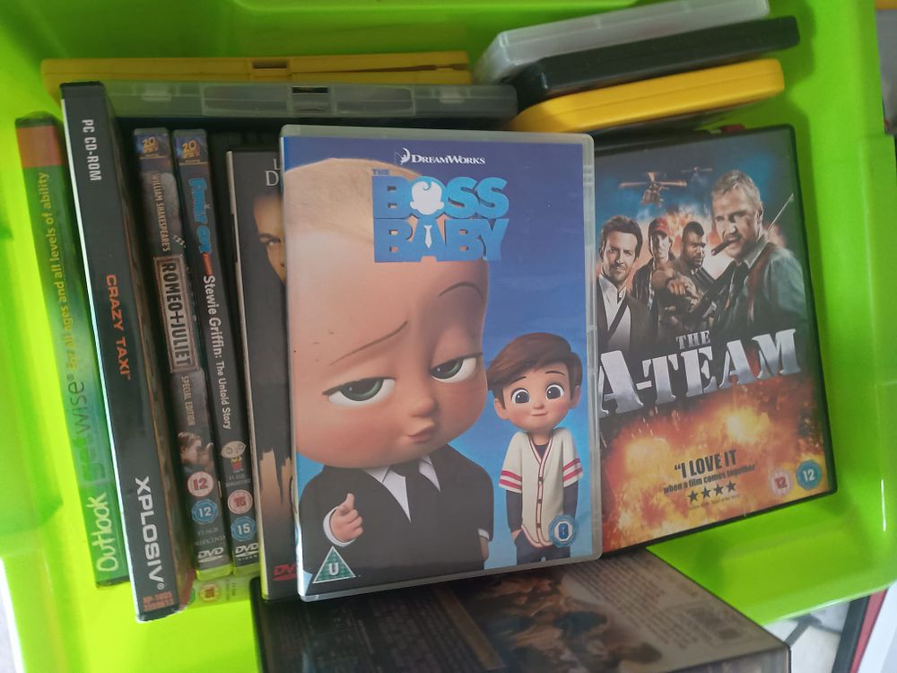 Lot 320: Large lot of dvds