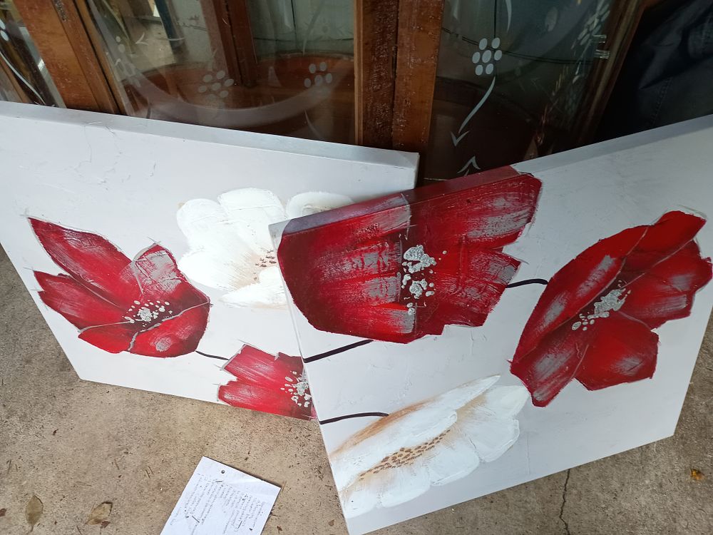 Lot 86: 2 matching Canvas