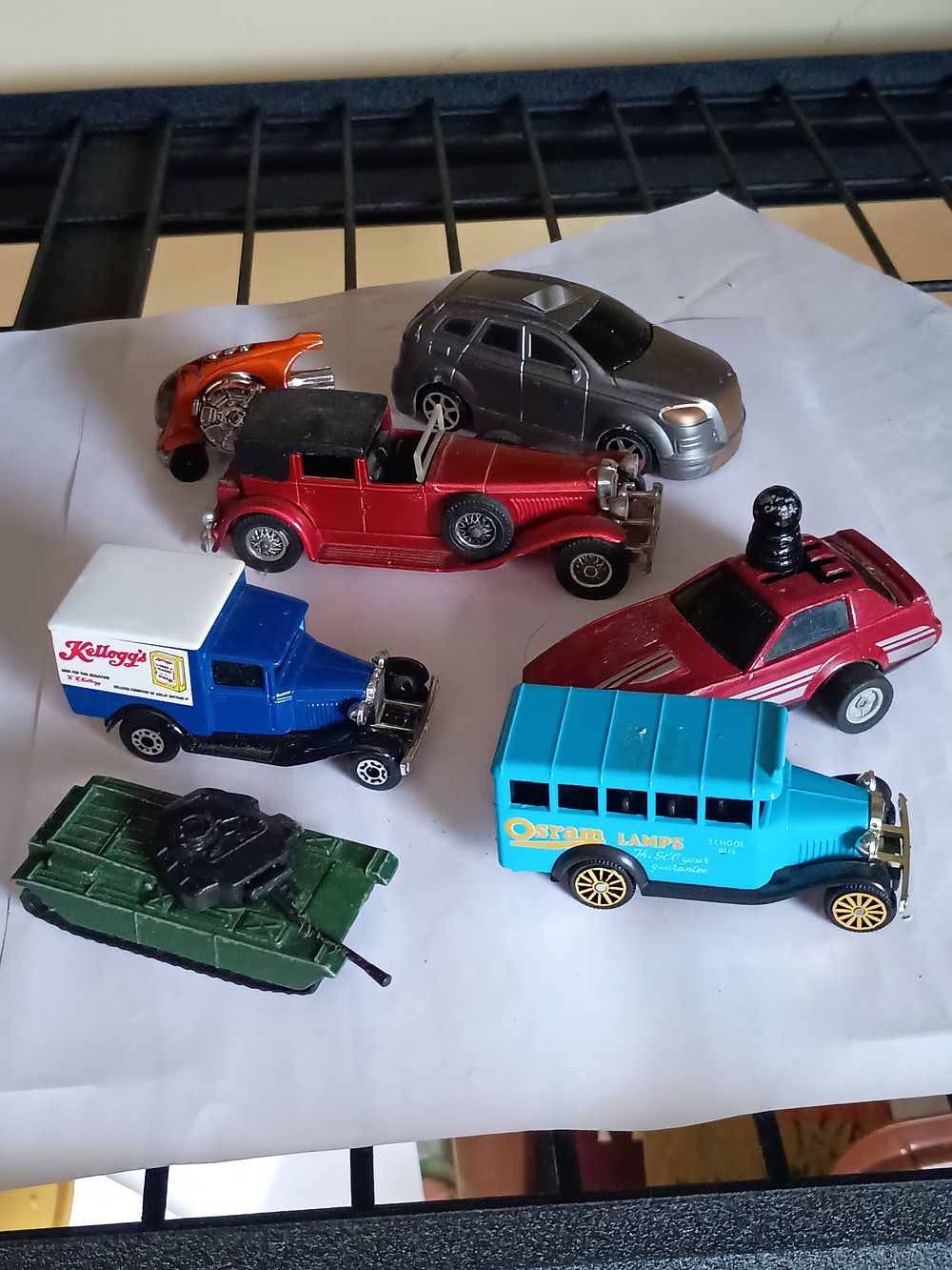 Lot 129: Models cars etc