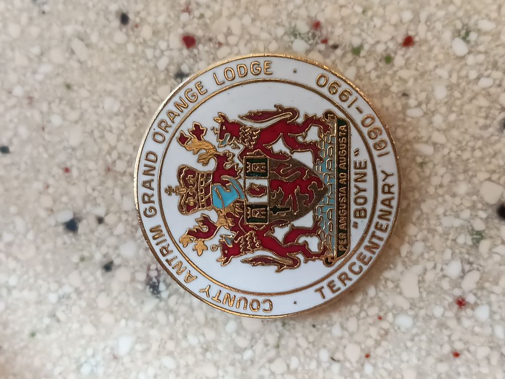 Lot 192: Orange order badge