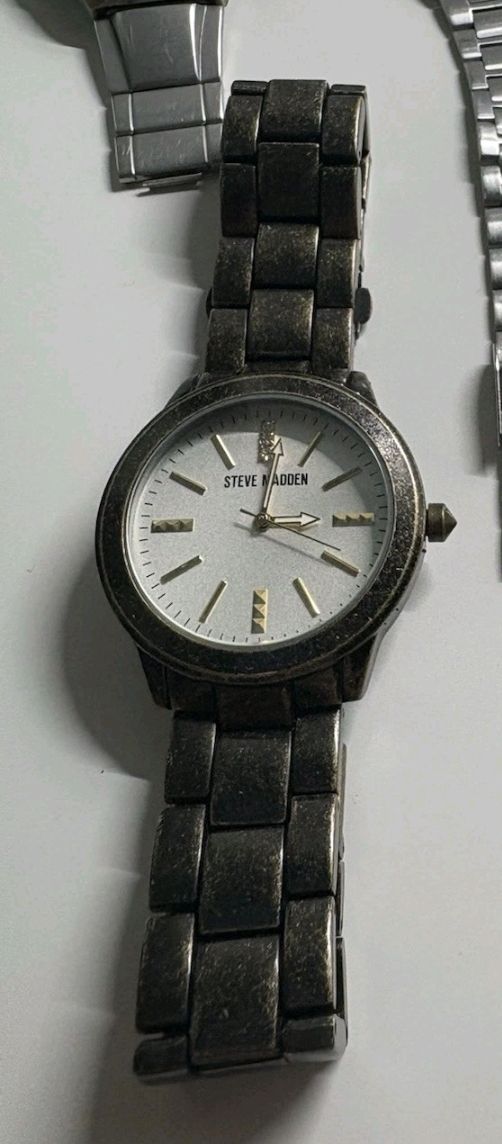 Lot 236: Steve madden watch