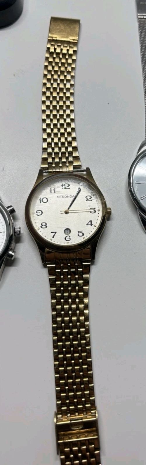 Lot 238: Sekonda watch