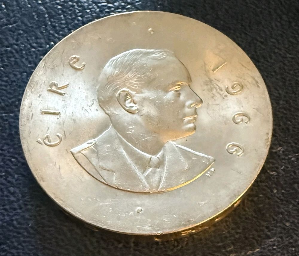 Lot 209: 1966 irish silver coin
