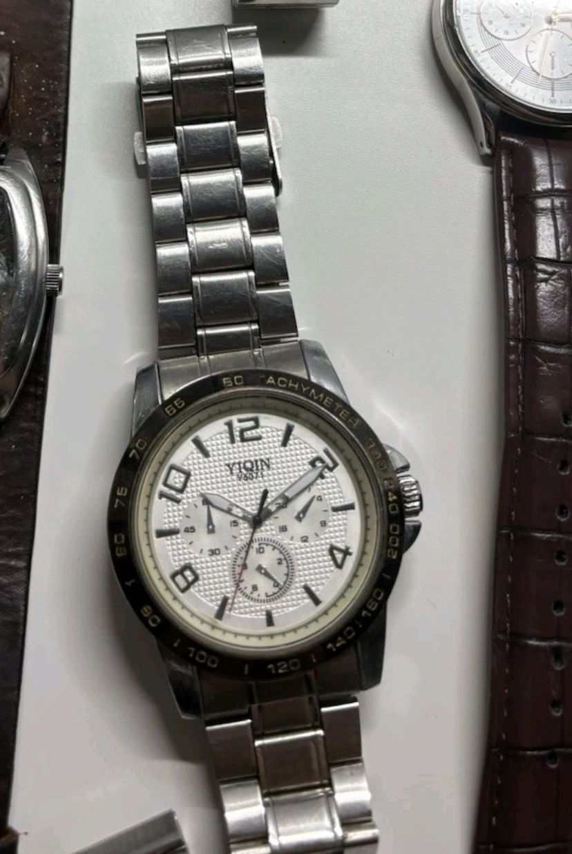 Lot 251: Gents watch