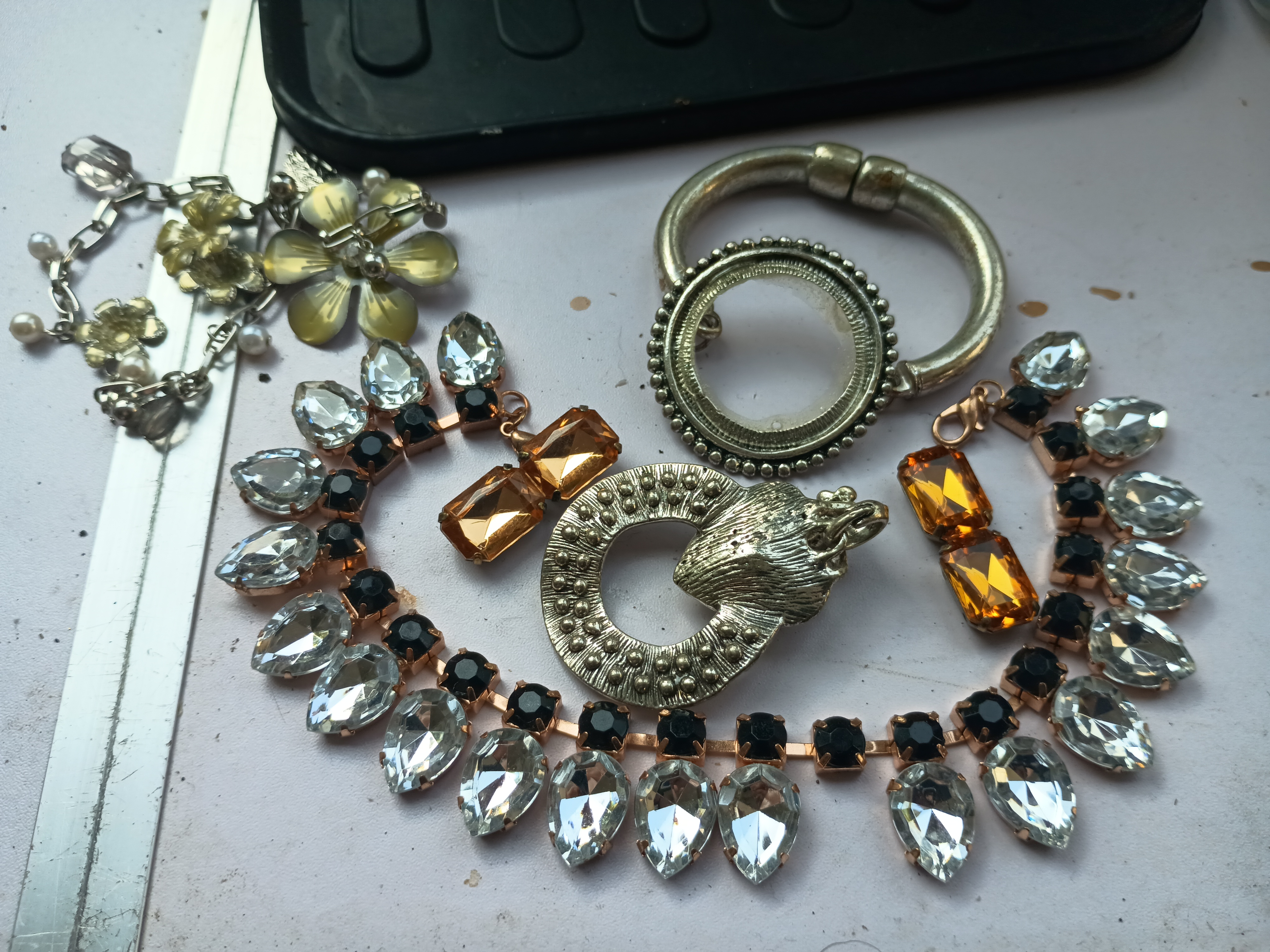 Jewellery lot