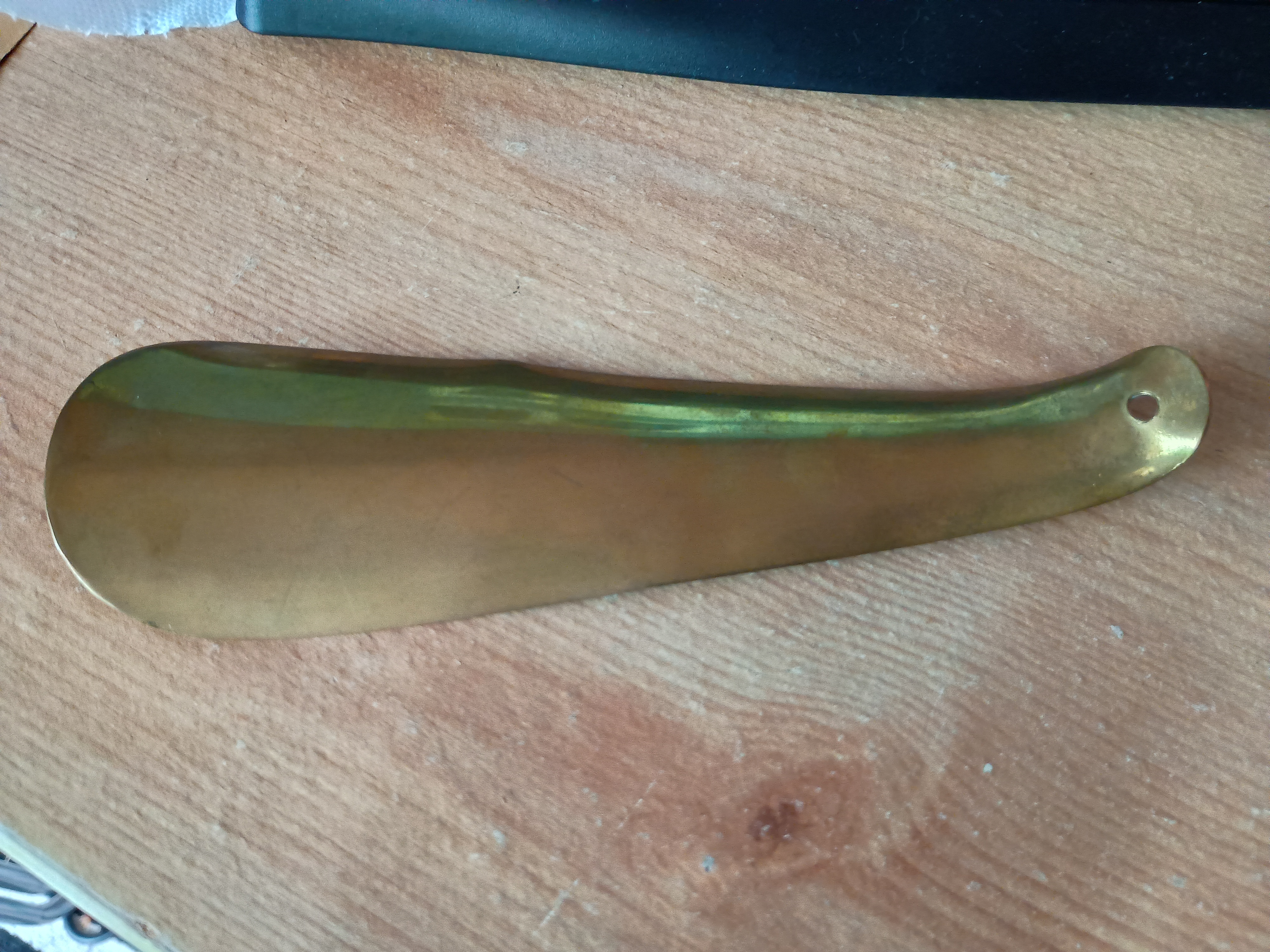Brass shoe horn