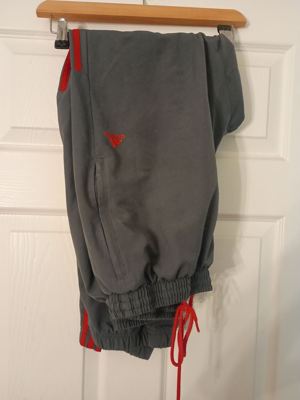 Lot 73g: Mens Adidas Tracksuit Bottoms Size L