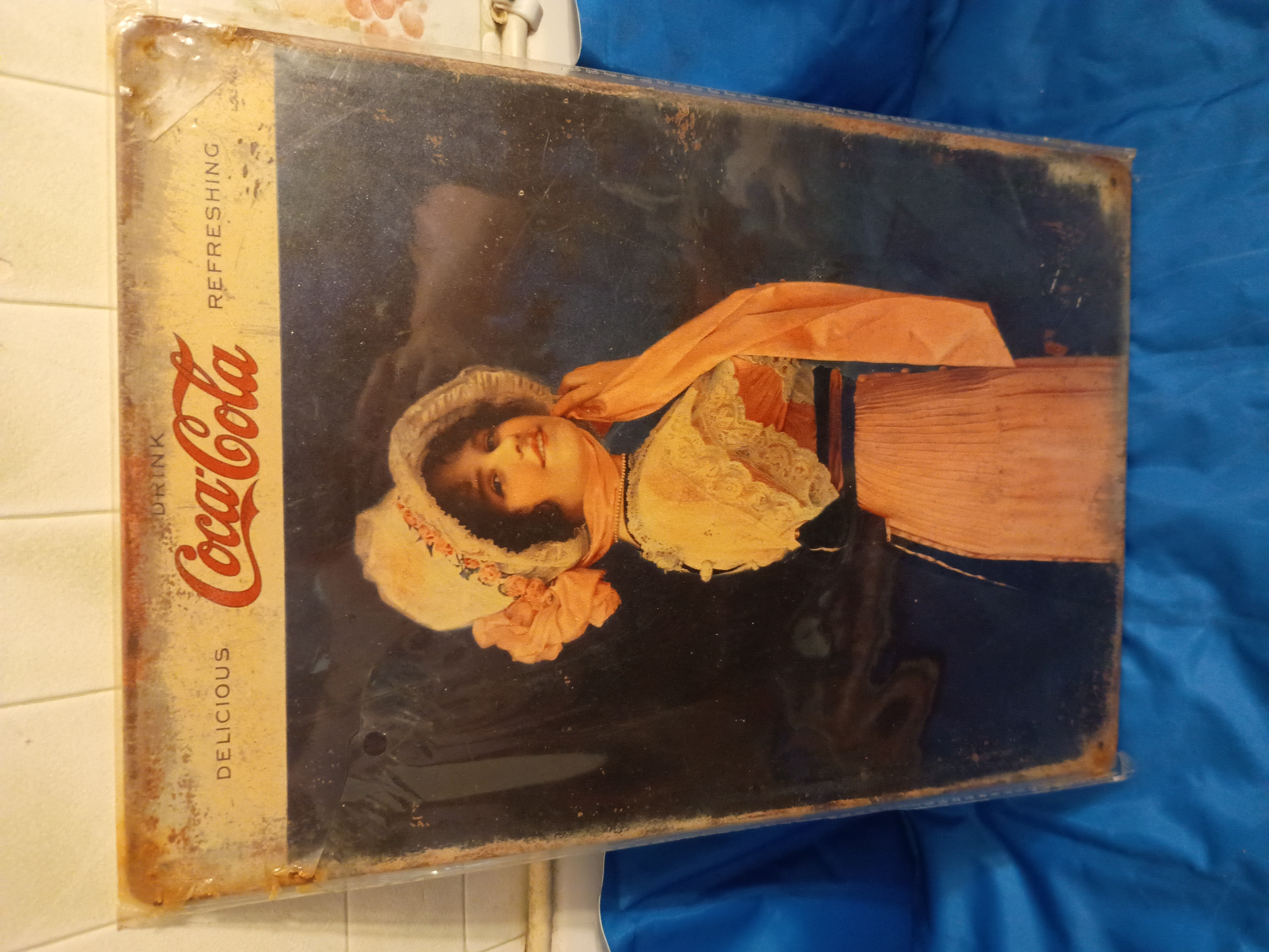 Tin sign