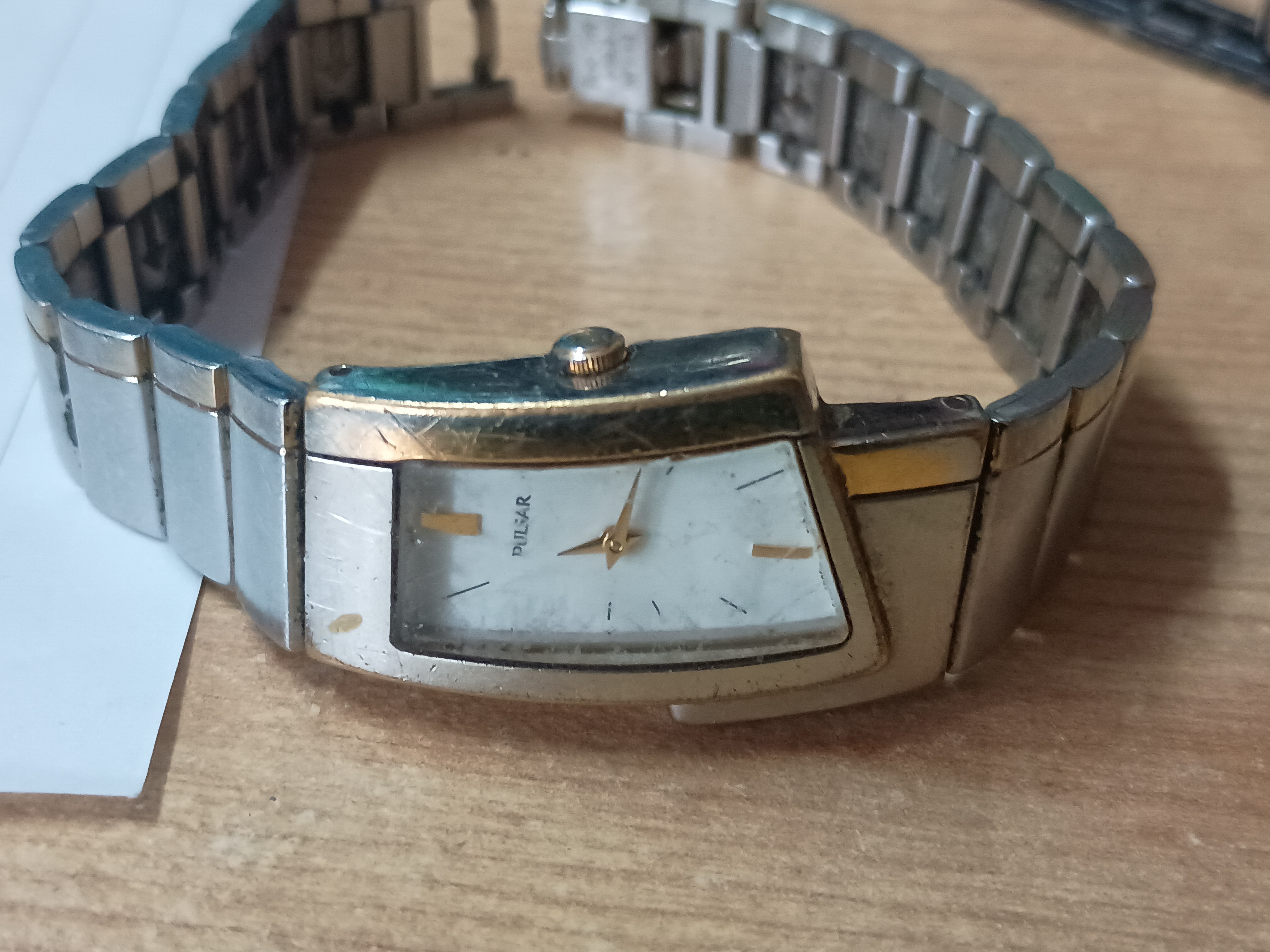 Vintage ladies pulsar watch