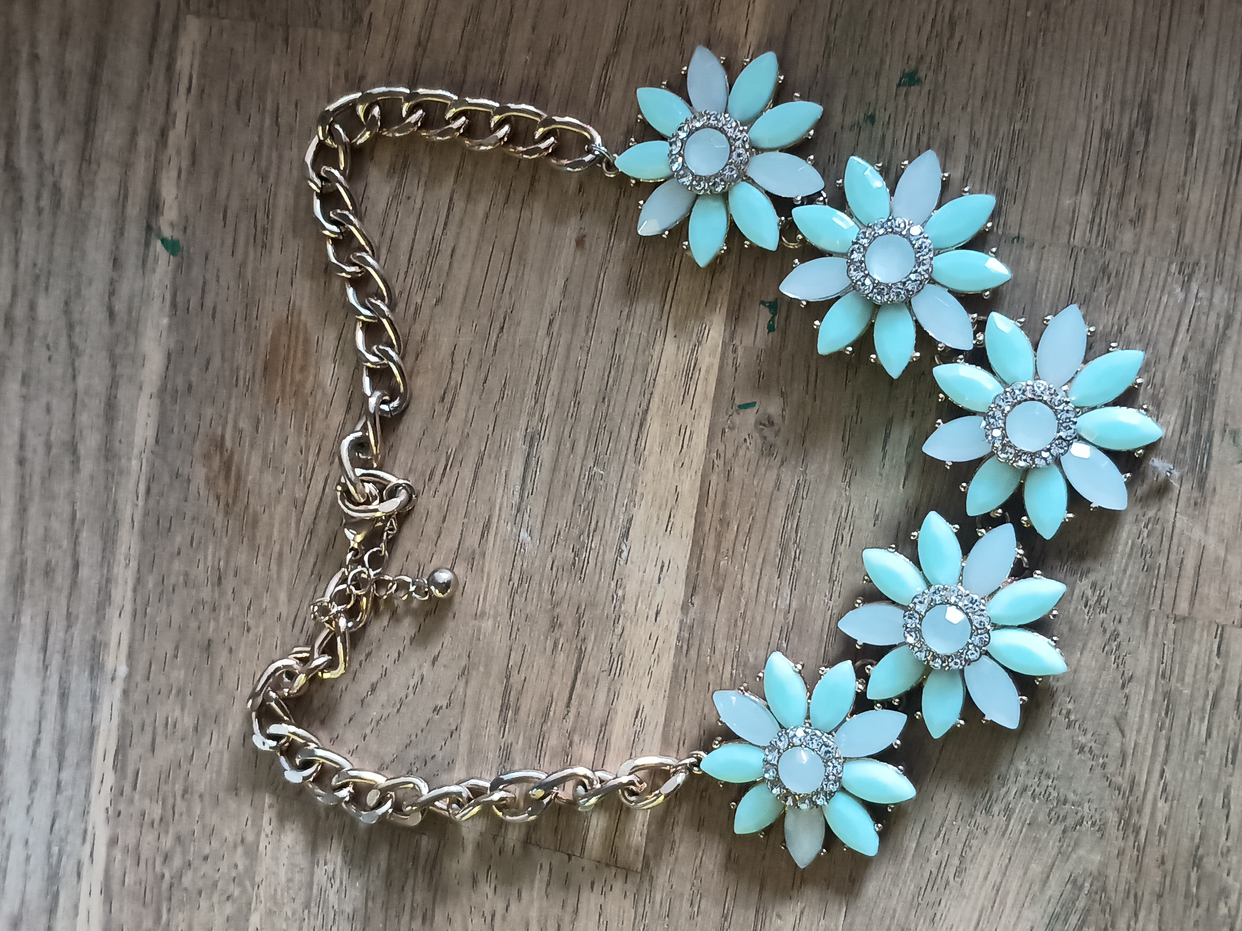 Vintage flower chain