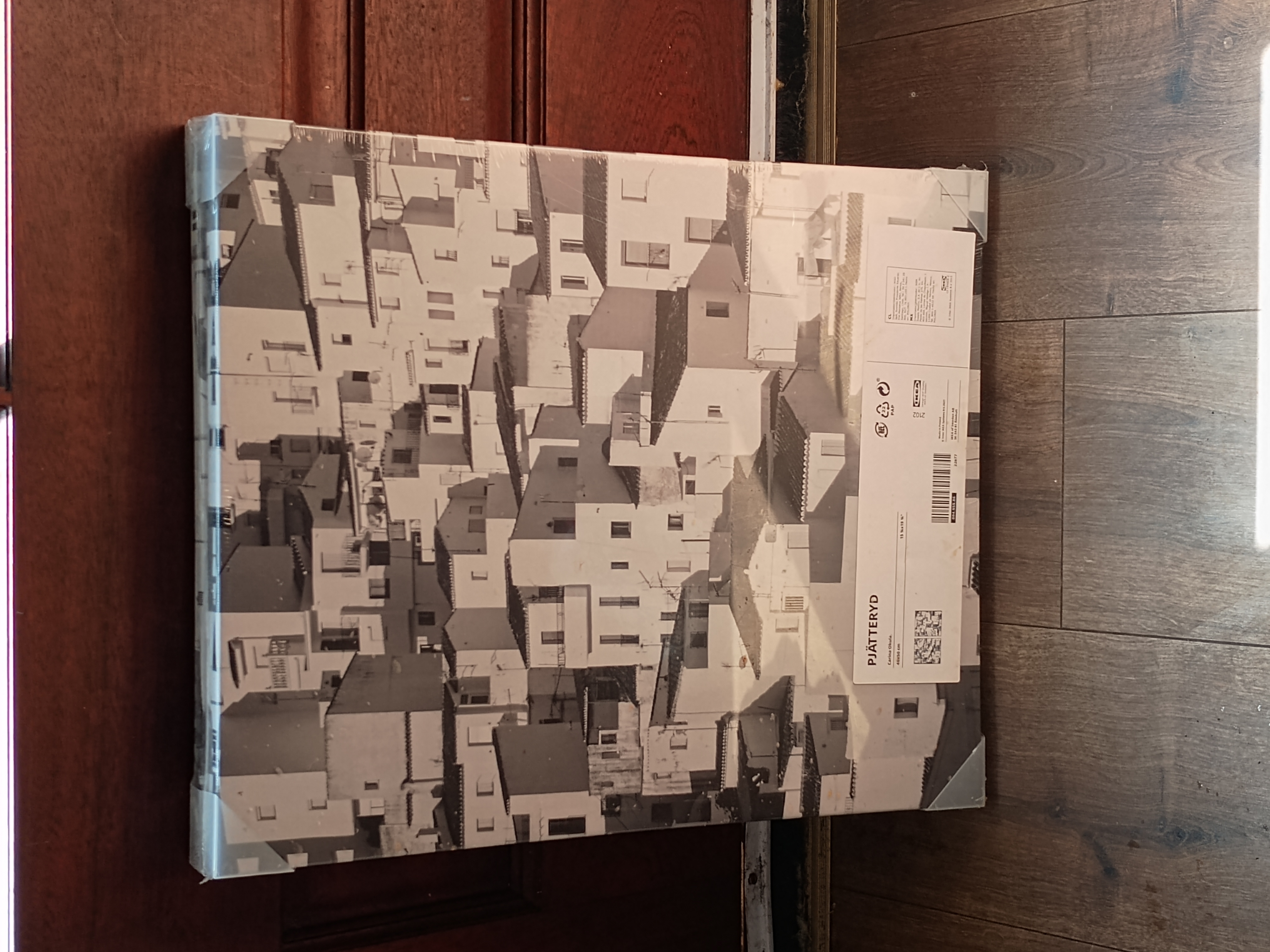 Set of 2 new & sealed Canvas pictures