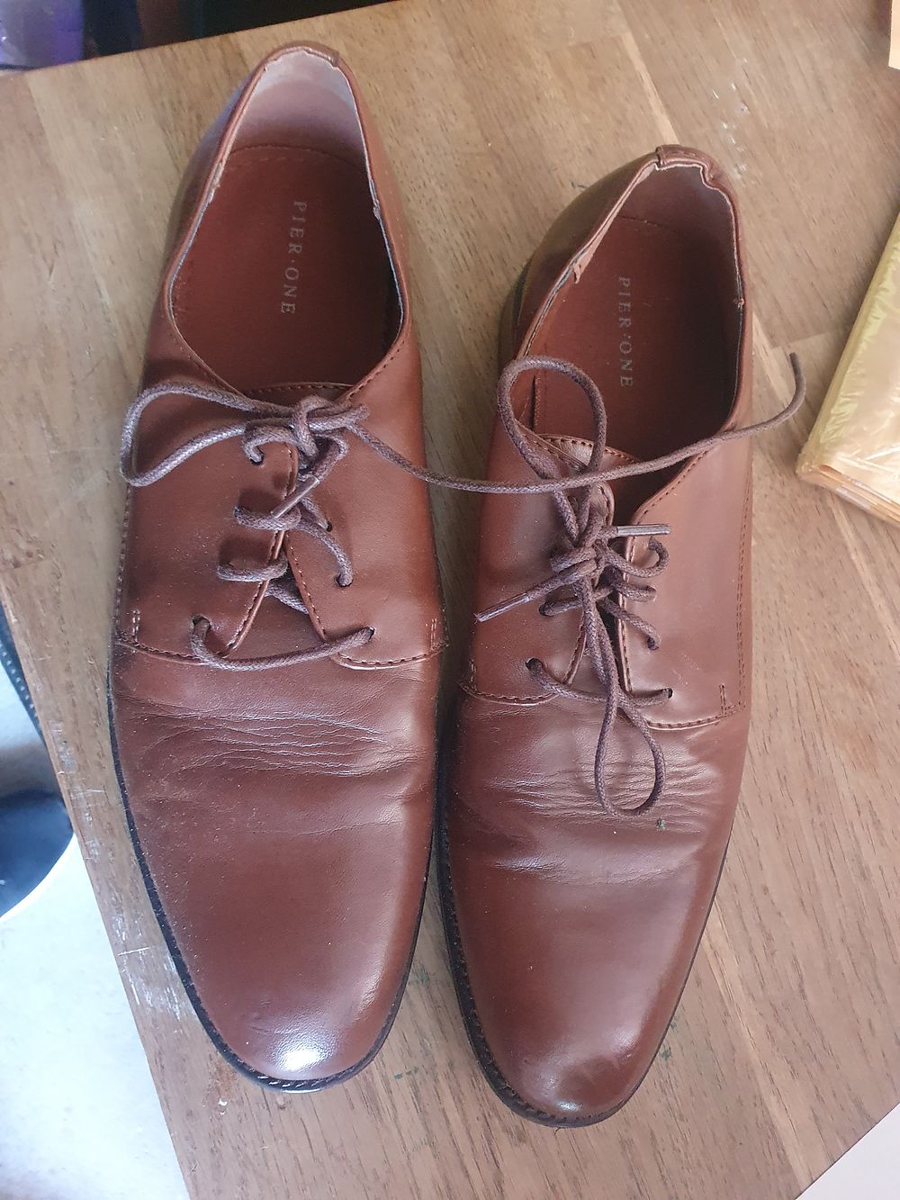 Lot 154: Pier one mens shoes
