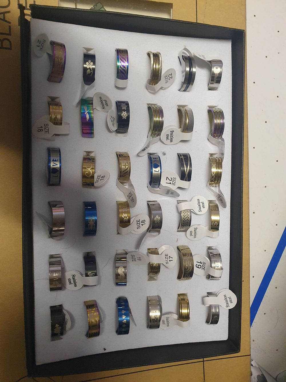Lot 170: Tray full of new rings