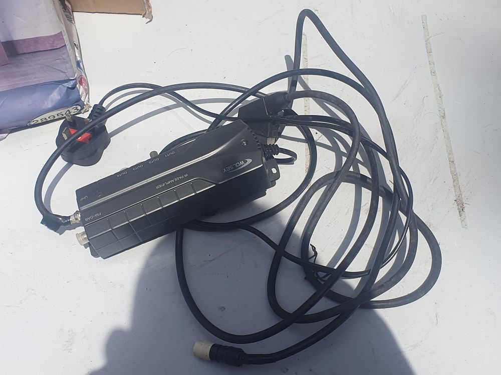 Lot 114: 4 way ir pads amp