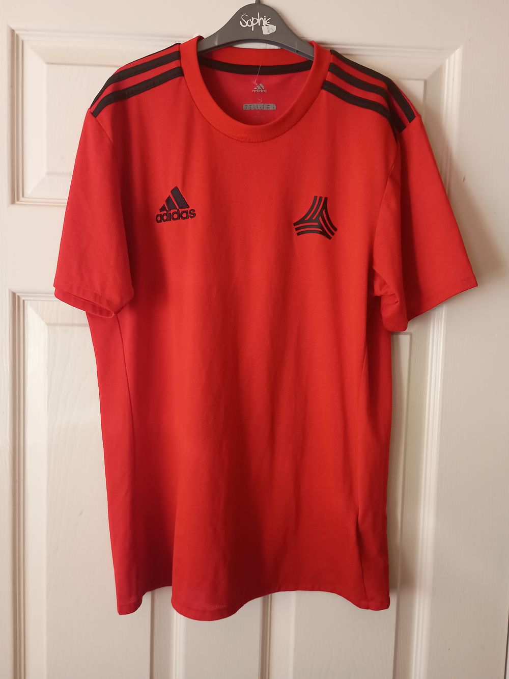 Lot 79g: Adidas T-shirt small