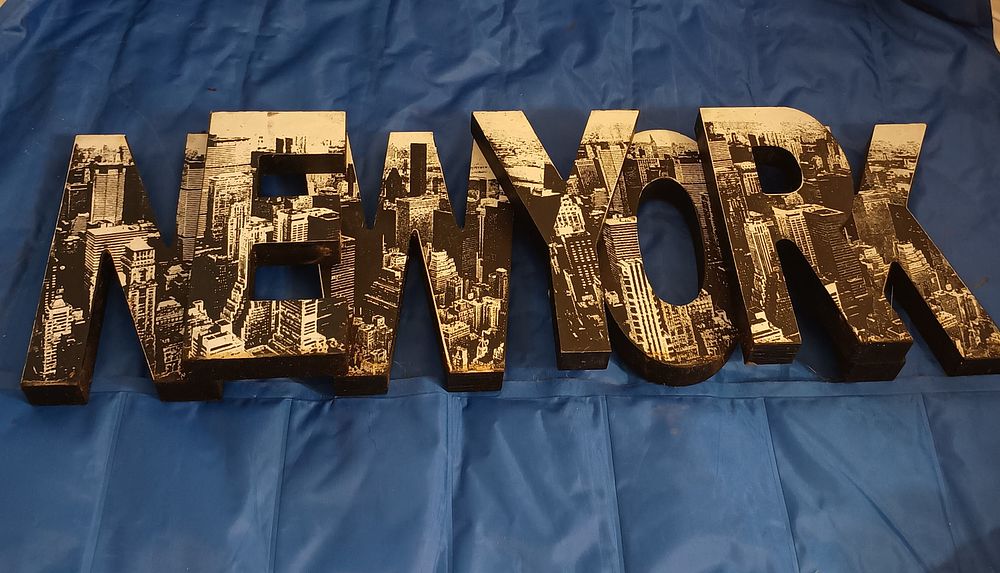 Lot 264: Large NEW YORK Wooden Freestanding Plaque