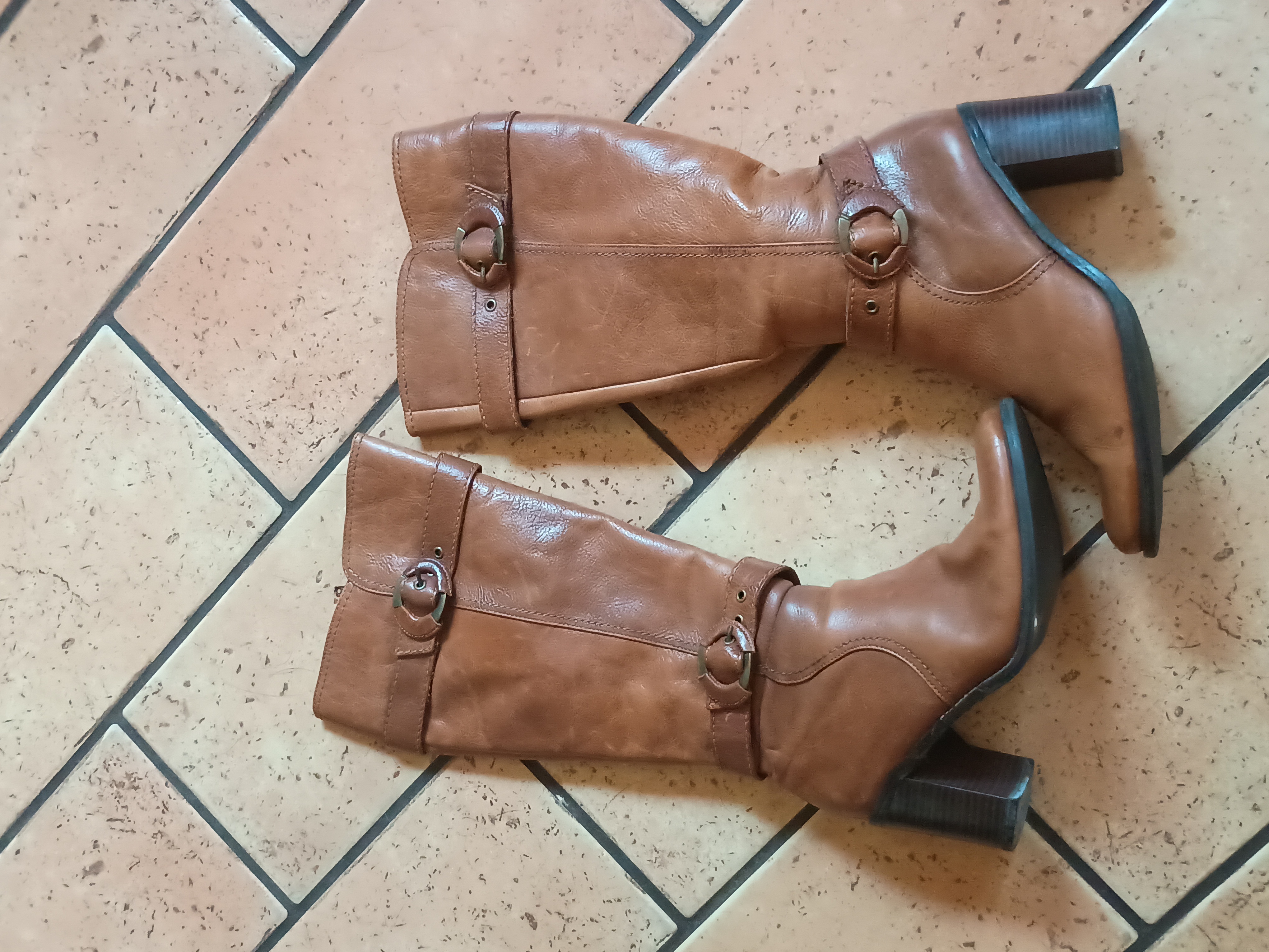 Ladies Tan Knee Boots size 7