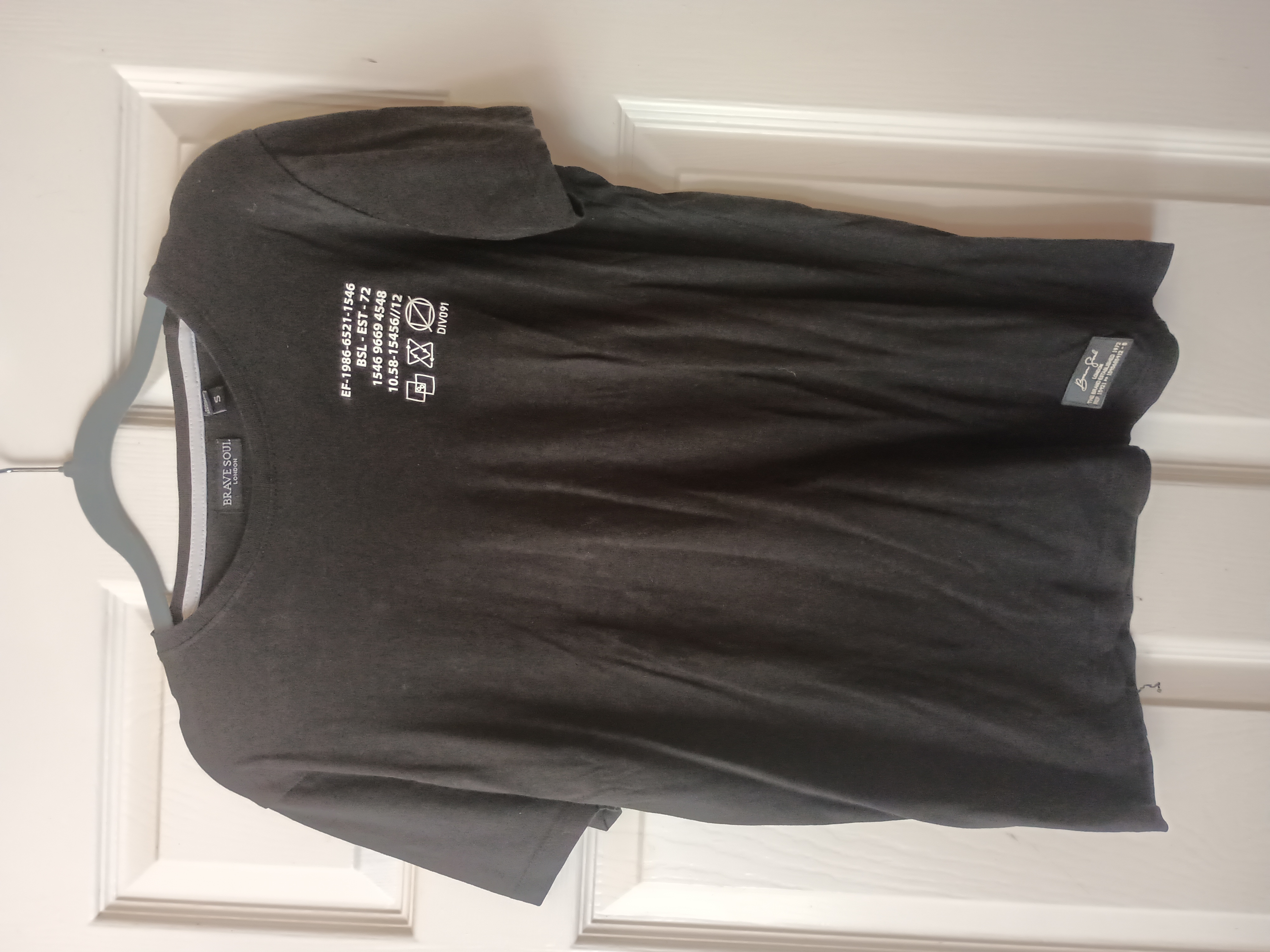 Brave Soul Graphic T-shirt small