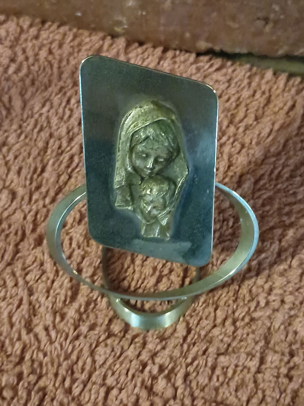 Lot 179: Vintage religious peice