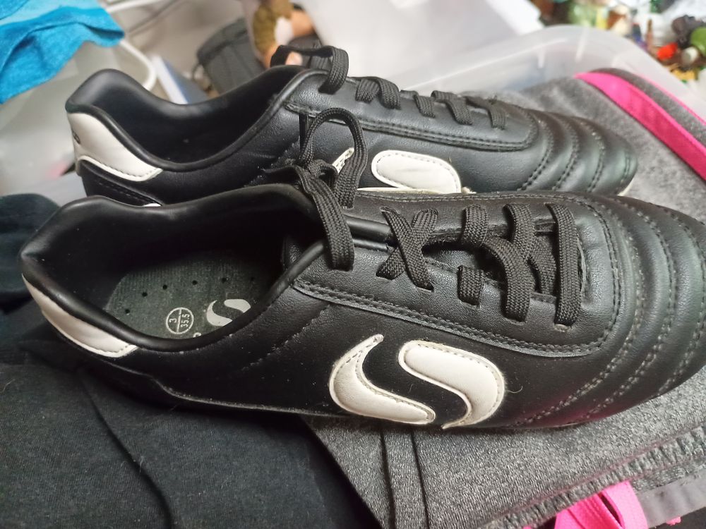 Lot 203: Football boots