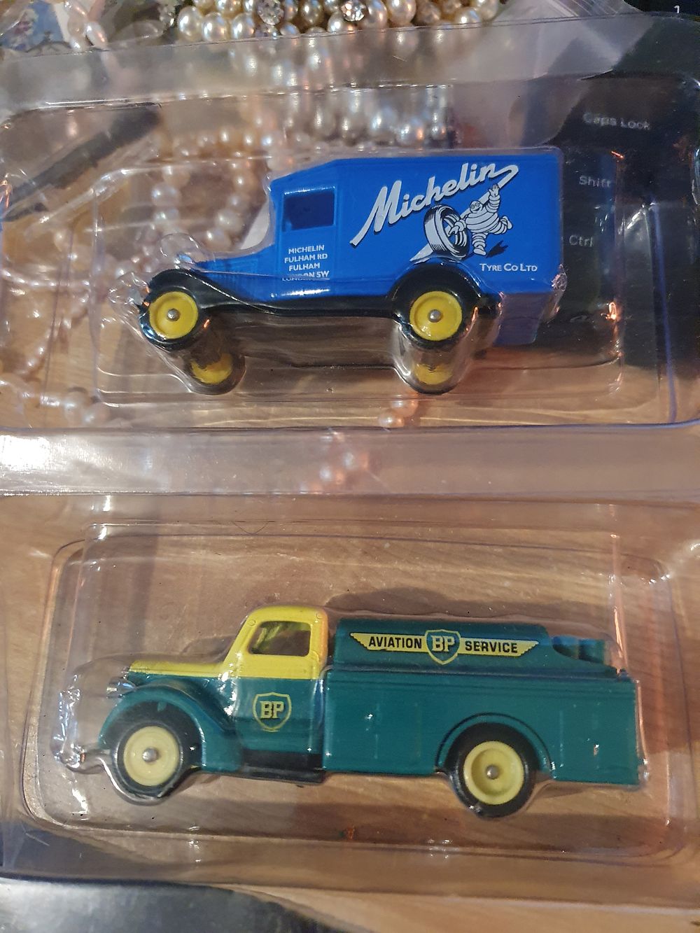 Lot 261: 2 boxed model vehicles