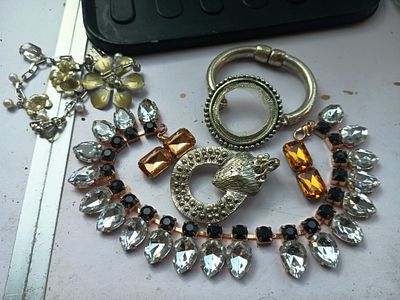 Jewellery lot