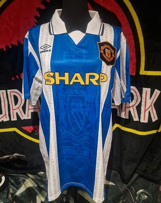 Retro man utd jersey