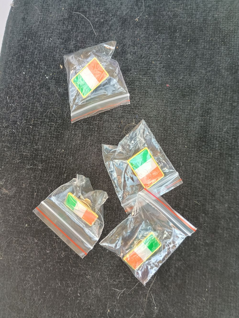 Lot 190: Irish badges