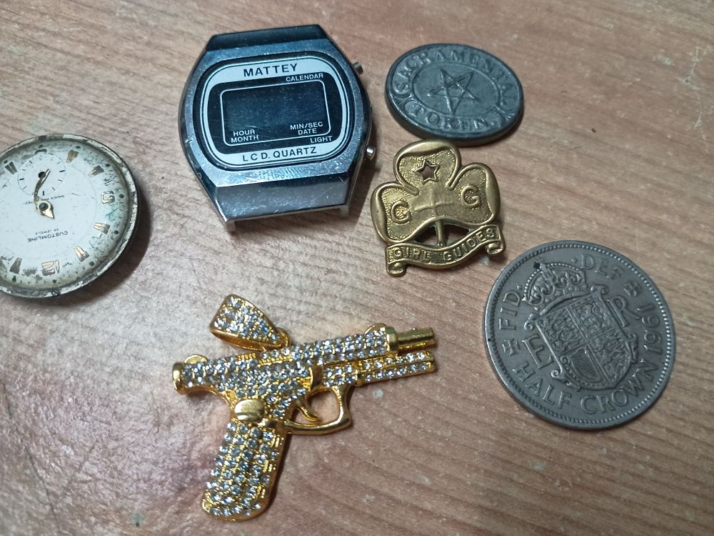 Lot 199: Mix bundle