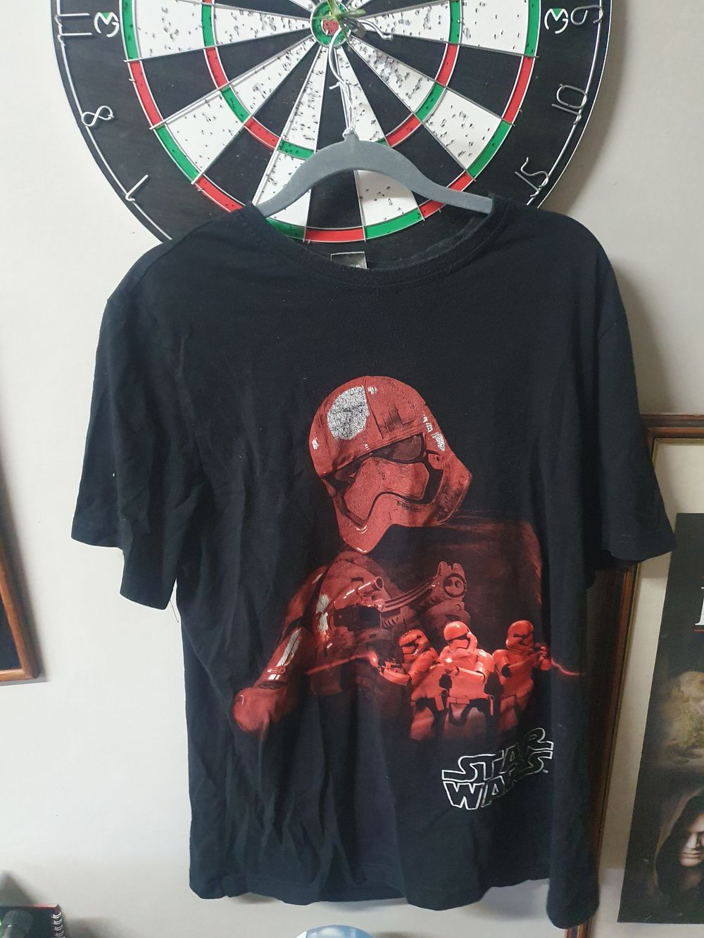 Lot 265: Star wars top