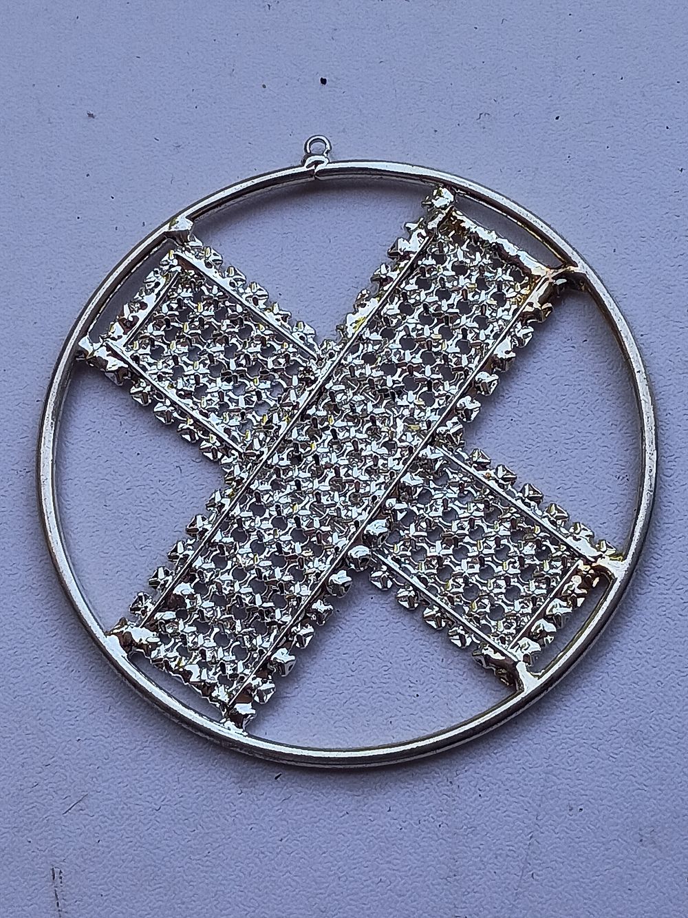 Lot 290: Large pendant