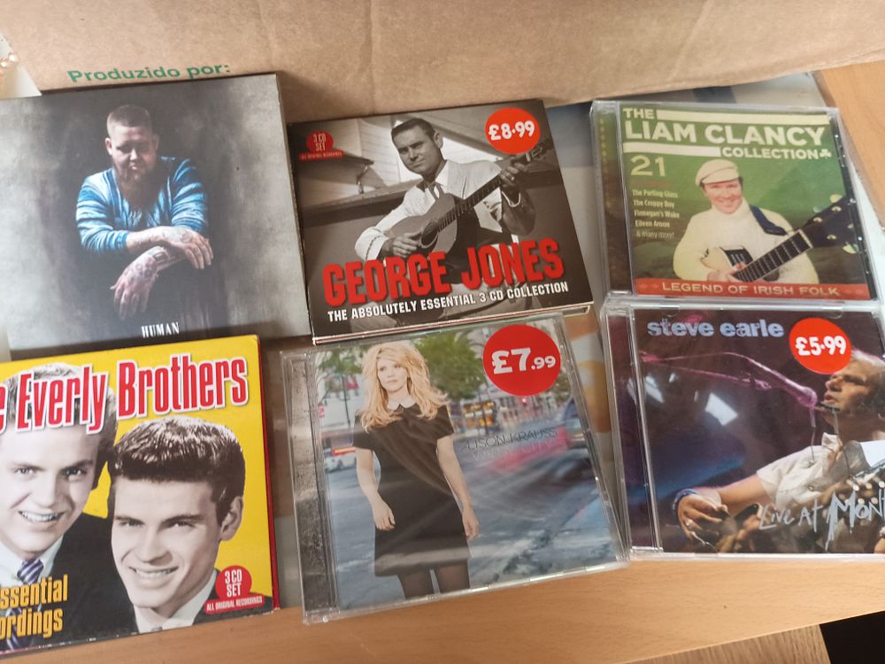 Lot 100: Cd music lot