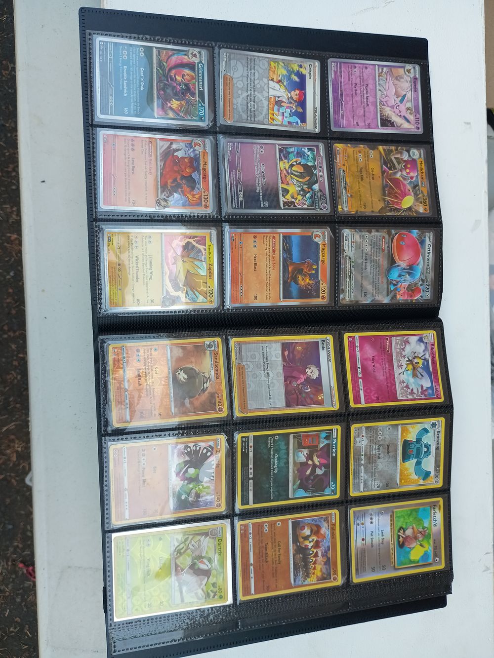 Lot 157: Collectable Pokémon cards lot