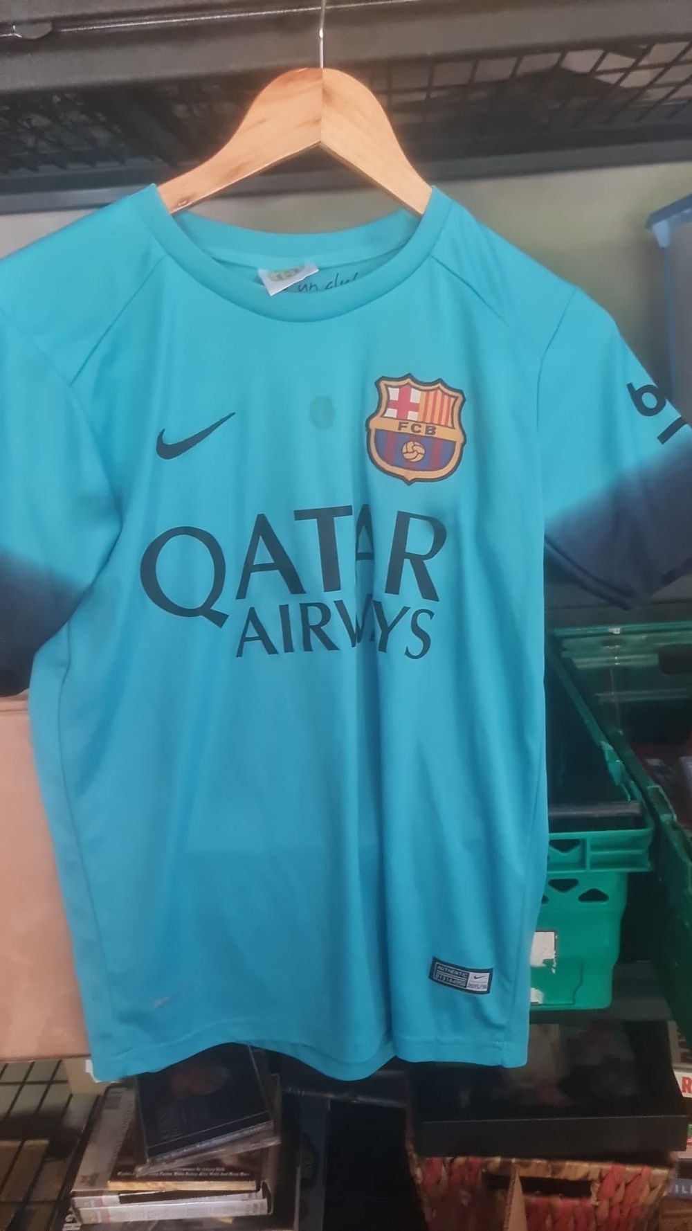 Lot 211: Barcelona Jersey youth