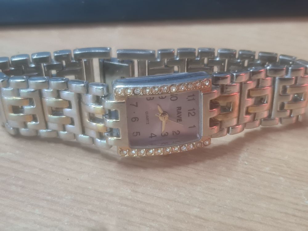 Lot 100: Ravel watch